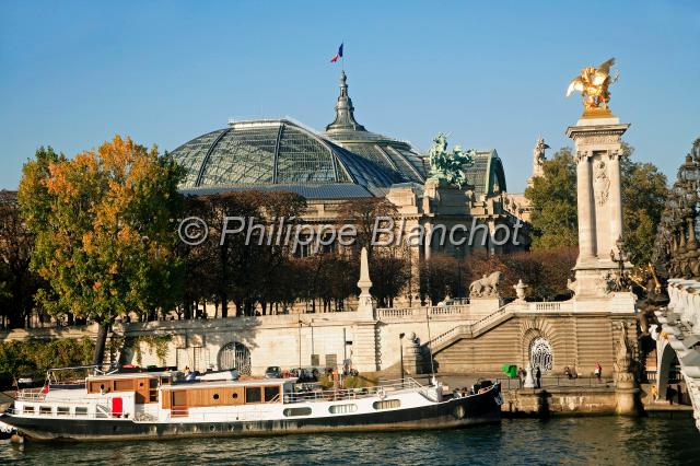 grand palais.JPG - Grand Palais depuis le pont Alexandre IIIParis 8e, France